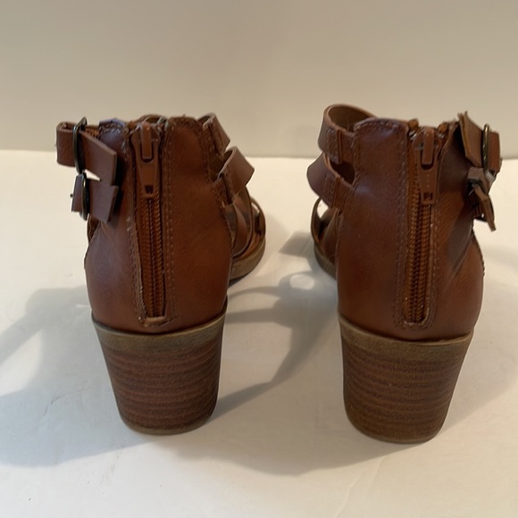 SO Strappy Sandals - Picture 4 of 14